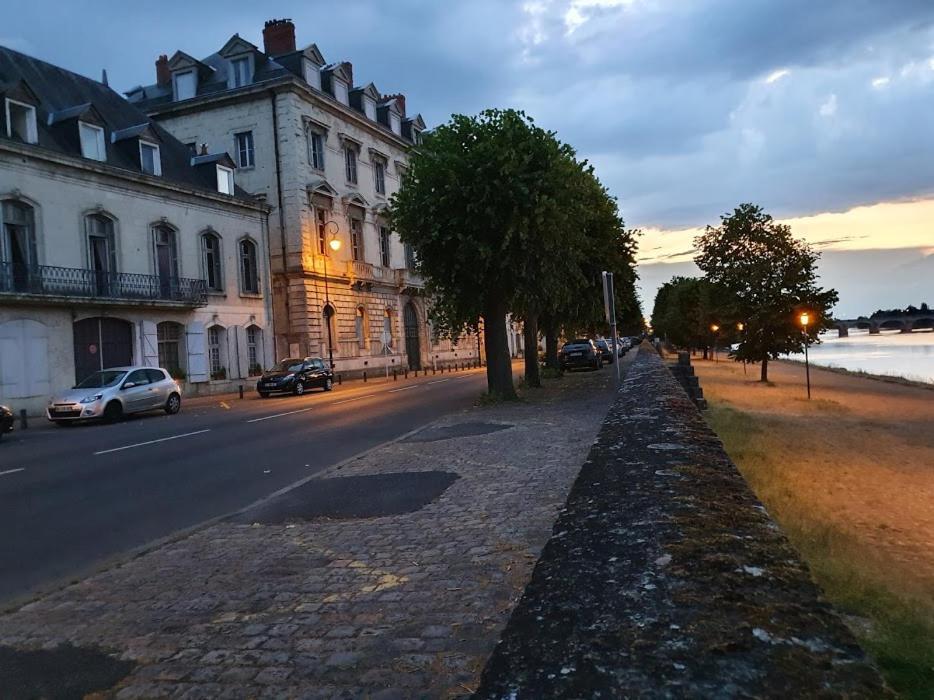 Studio Séquoia au pied du Château Saumur Exterior foto